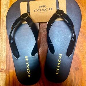 Coach flip flops 
New With Tag 
Size 6